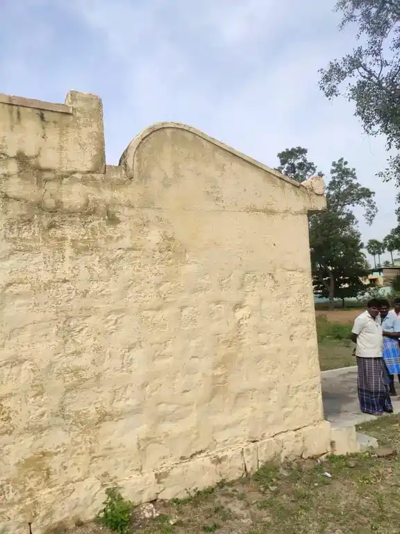 Arulmigu Sellandiamman Temple, Keerapappampadi - 636030 Arulmigu Sellandiamman Temple, Keerapappampadi - 636030, Salem - Ancient Temple Architecture and History Image 2