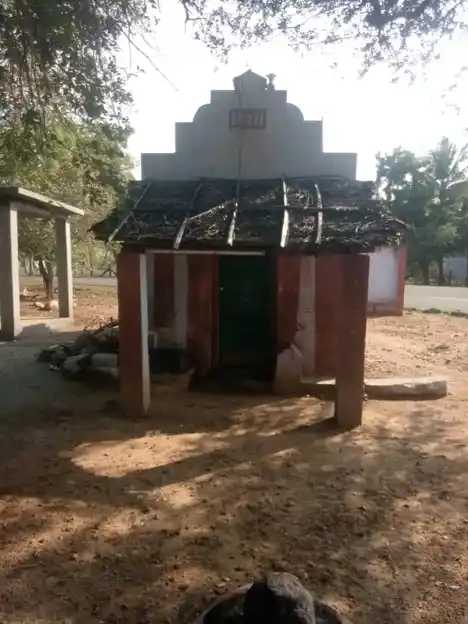Arulmigu Sellandiamman Temple, Manjanayakanpatti - 624618 அருள்மிகு செல்லாண்டியம்மன் கோயில்,  - 624618, Dindigul - Ancient Temple Architecture and History Image 4