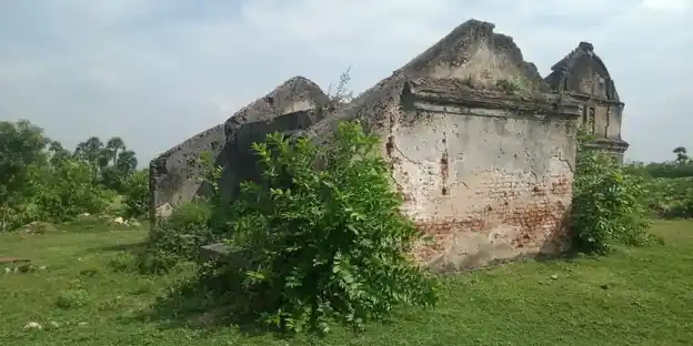 Arulmigu Sellandiamman Temple, Nambiyampatty, Eranapuram - 637103 அருள்மிகு செல்லாண்டியம்மன் திருக்கோயில், Nambiyampatty, Eranapuram - 637103, Salem - Ancient Temple Architecture and History Image 2