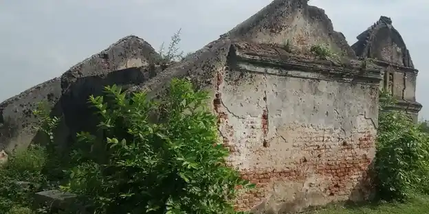 Arulmigu Sellandiamman Temple, Nambiyampatty, Eranapuram - 637103 அருள்மிகு செல்லாண்டியம்மன் திருக்கோயில், Nambiyampatty, Eranapuram - 637103, Salem - Ancient Temple Architecture and History Image 3