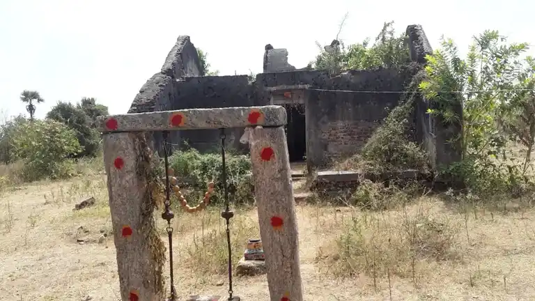 Arulmigu Sellandiamman Temple, Nambiyampatty, Eranapuram - 637103 அருள்மிகு செல்லாண்டியம்மன் திருக்கோயில், Nambiyampatty, Eranapuram - 637103, Salem - Ancient Temple Architecture and History Image 4