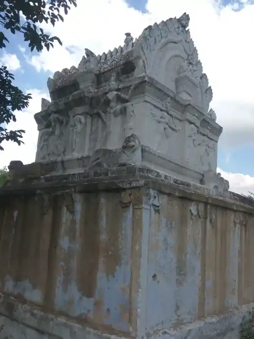 Arulmigu Sellandiamman Temple, Nanjaipalathozhuvu, Nanjaipalathozhuvu - 638052 அருள்மிகு செல்லாண்டியம்மன் திருக்கோயில், நஞ்சைபாலத்தொழுவு, Nanjaipalathozhuvu - 638052, Erode - Ancient Temple Architecture and History Image 2