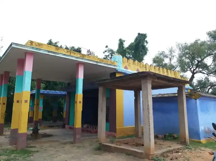 Arulmigu Sellandiamman Temple, Thamaraikulam - 625605 அருள்மிகு செல்லாண்டியம்மன் திருக்கோயில், Thamaraikulam - 625605, Theni - Ancient Temple Architecture and History Image 2