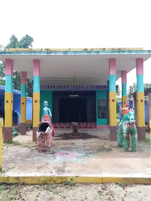 Arulmigu Sellandiamman Temple, Thamaraikulam - 625605 அருள்மிகு செல்லாண்டியம்மன் திருக்கோயில், Thamaraikulam - 625605, Theni - Ancient Temple Architecture and History Image 4