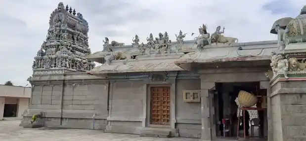 Arulmigu Sellandiyamman And Mariyamman Temple, Noyyal, Karur - 639117 அருள்மிகு செல்லாண்டி அம்மன் மற்றும் மாரியம்மன் திருக்கோயில், Noyyal, Karur - 639117, Karur - Ancient Temple Architecture and History Image 3