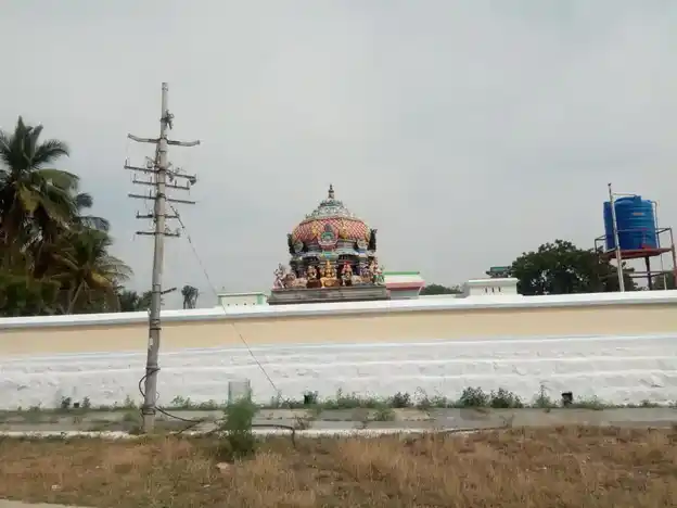 Arulmigu Sellandiyamman, Bhagavathiamman, Mariyamman Temple, Sengalapuram - 639201 அருள்மிகு செல்லாண்டியம்மன், பகவதியம்மன், மாரியம்மன் திருக்கோயில், Sengalapuram - 639201, Karur - Ancient Temple Architecture and History Image 2