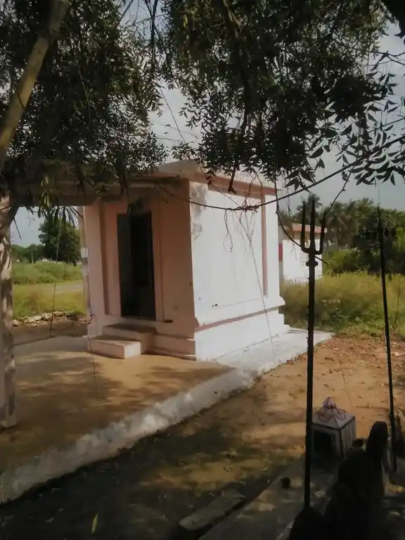 Arulmigu Sellandiyamman Pattatharasiyamman Temple, Varapatty - 641007 Arulmigu Sellandiyamman Pattatharasiyamman Temple, Varapatty - 641007, Coimbatore - Ancient Temple Architecture and History Image 3