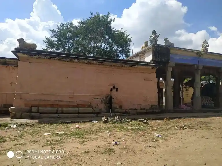 Arulmigu Sellandiyamman Temple, Aalampakkam - 621711 Arulmigu Sellandiyamman Temple, Aalampakkam - 621711, Thiruchirappalli - Ancient Temple Architecture and History Image 4