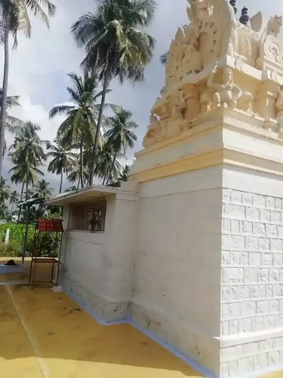 Arulmigu Sellandiyamman Temple, Anumanpalli - 638101 அருள்மிகு செல்லாண்டியம்மன் திருக்கோயில், Anumanpalli - 638101, Erode - Ancient Temple Architecture and History Image 2