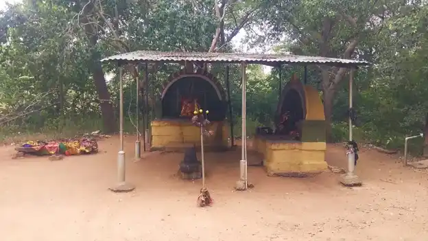 Arulmigu Sellandiyamman Temple, Mankkudi - 621705 அருள்மிகு செல்லாண்டி அம்மன் திருக்கோயில், மணக்குடி - 621705, Ariyalur - Ancient Temple Architecture and History Image 4