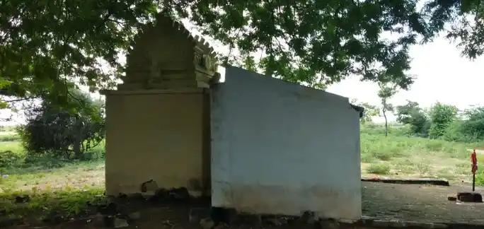 Arulmigu Sellandiyamman Temple, Nallamuthupalayam - 621313 அருள்மிகு செல்லாண்டியம்மன் திருக்கோயில், Nallamuthupalayam - 621313, Karur - Ancient Temple Architecture and History Image 2
