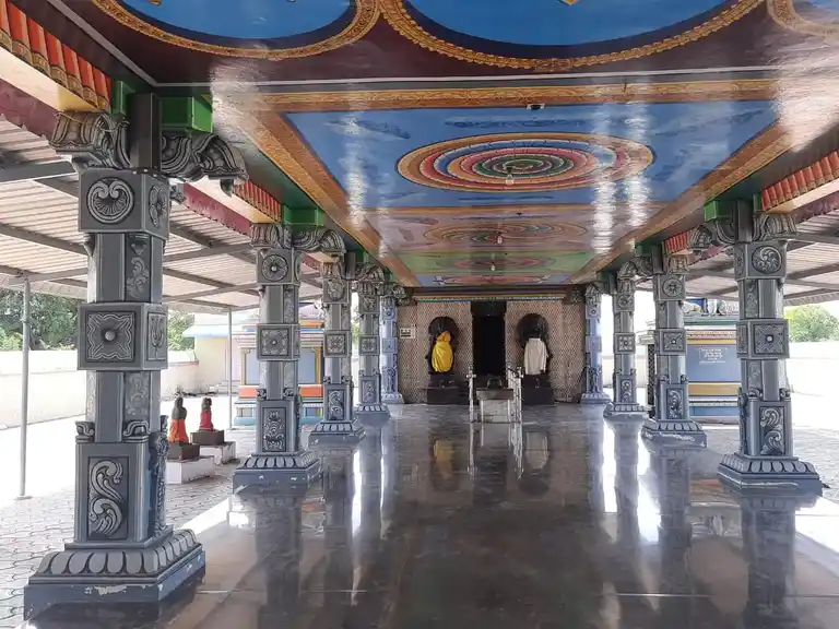 Arulmigu Sellandiyamman Temple, Pillathurai - 621214 அருள்மிகு பிடாரி செல்லாண்டியம்மன் திருக்கோயில், பிள்ளாத்துரை - 621214, Thiruchirappalli - Ancient Temple Architecture and History Image 5