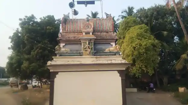Arulmigu Sellandiyamman Temple, Punjai Edaiyar Melmugam - 637182 அருள்மிகு செல்லாண்டியம்மன் திருக்கோயில், புஞ்சை இடையர் மேல்முகம் - 637182, Namakkal - Ancient Temple Architecture and History Image 5