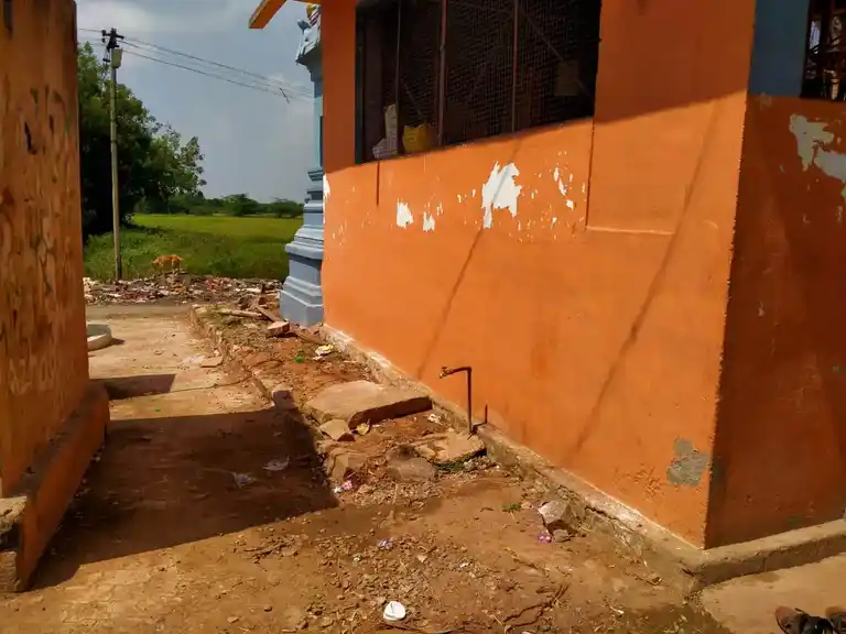 Arulmigu Sellandiyamman Temple, Thiruverumbur - 620011 Arulmigu Sellandiyamman Temple, Thiruverumbur - 620011, Thiruchirappalli - Ancient Temple Architecture and History Image 3