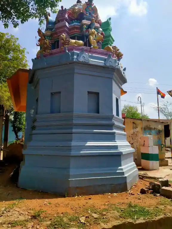 Arulmigu Sellandiyamman Temple, Thiruverumbur - 620011 Arulmigu Sellandiyamman Temple, Thiruverumbur - 620011, Thiruchirappalli - Ancient Temple Architecture and History Image 5