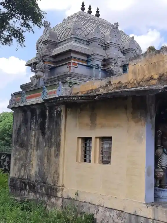 Arulmigu Sellandiyamman Temple, Vazhaiyeduppu - 621205 அருள்மிகு பிடாரி செல்லாண்டியம்மன் திருக்கோயில், வளையெடுப்பு - 621205, Thiruchirappalli - Ancient Temple Architecture and History Image 4