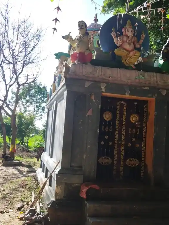 Arulmigu Sellapillaiyar Temple, Mallapuram - 609202 அருள்மிகு செல்லபிள்ளையார் திருக்கோயில், மல்லபுரம் - 609202, Mayiladuthurai - Ancient Temple Architecture and History Image 2