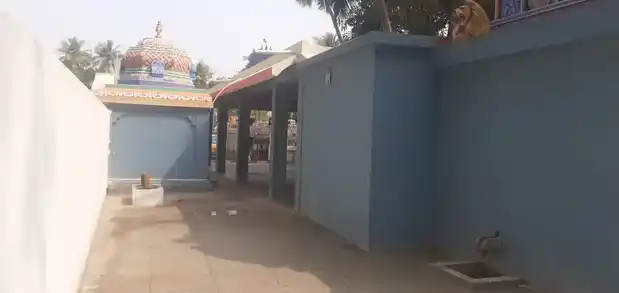 Arulmigu Selli Amman Temple, Nadukaveri, Nadukaveri - 613101 அருள்மிகு செல்லியம்மன் மற்றும் அரவமடக்கியம்மன் திருக்கோயில், Nadukaveri, Nadukaveri - 613101, Thanjavur - Ancient Temple Architecture and History Image 4