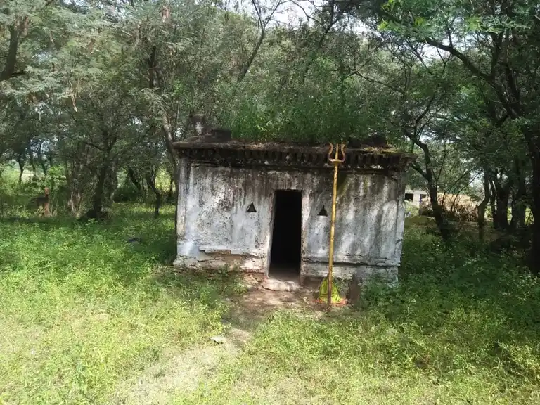 Arulmigu Selliamman Temple, Sirugallur - 636810 அருள்மிகு செல்லியம்மன் திருக்கோயில், Sirugallur - 636810, Dharmapuri - Ancient Temple Architecture and History Image 3