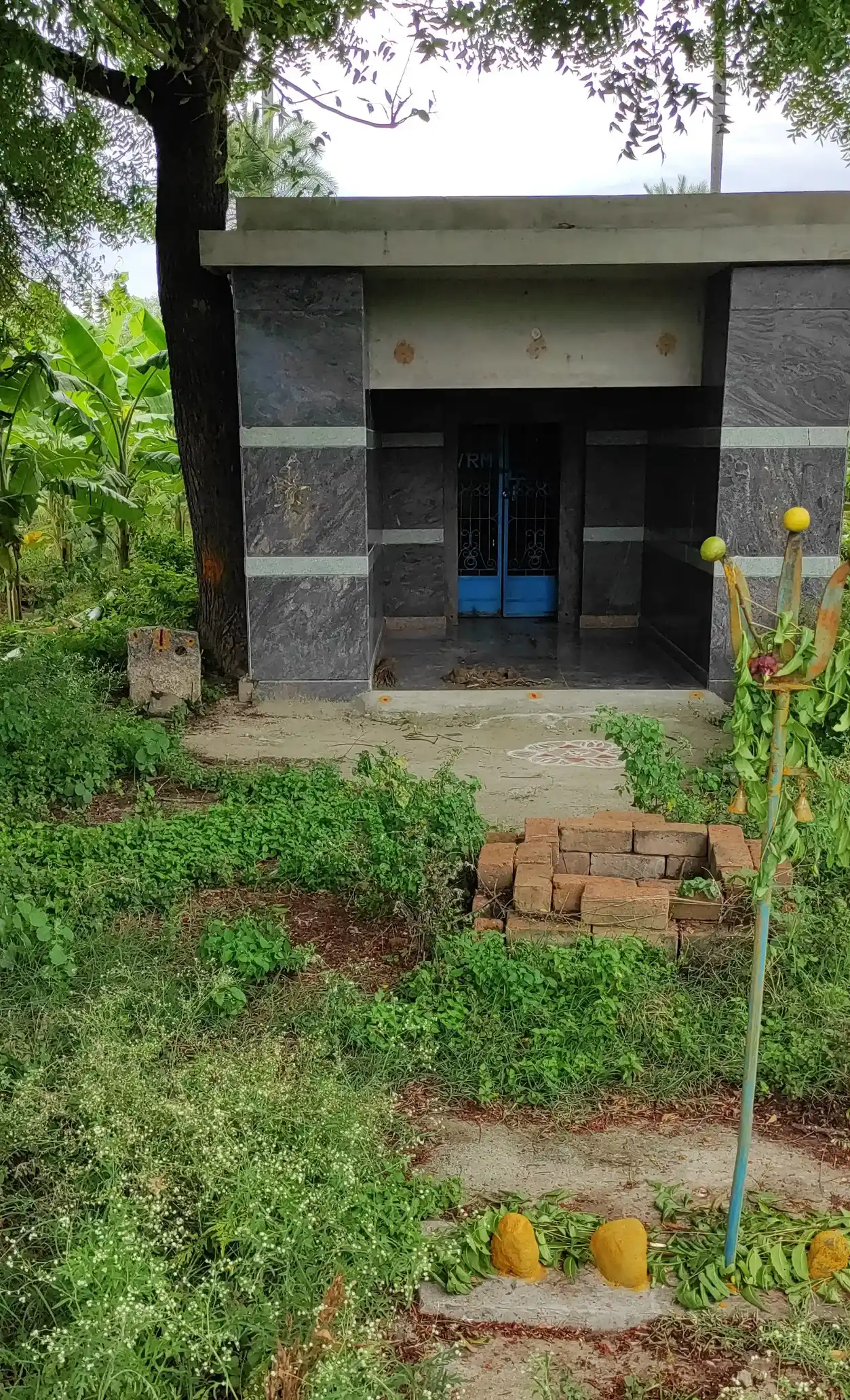 Arulmigu Selliamman Temple, Vennampalli - 635108 அருள்மிகு செல்லியம்மாள் கோயில், வெண்ணம்பள்ளி - 635108, Krishnagiri - Ancient Temple Architecture and History Image 4