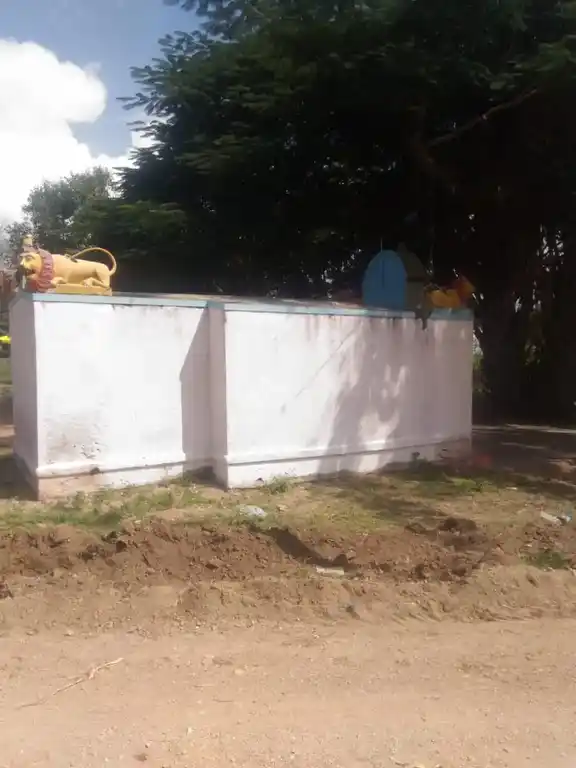 Arulmigu Selliyamman And Vediyappan Temple, Taluk Office Oppsite, Jambukuttappatti - 635206 அருள்மிகு செல்லியம்மன், சேடியப்பன் திருக்கோயில், Taluk Office Oppsite, Jambukuttappatti - 635206, Krishnagiri - Ancient Temple Architecture and History Image 3