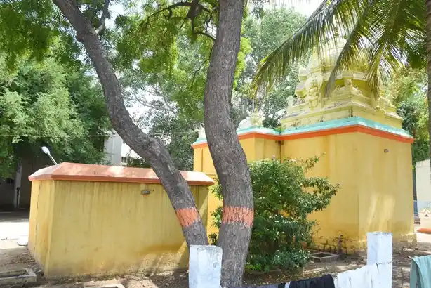 Arulmigu Selliyamman Marriyamman Temple, Kumaraswamypettai, Dharmapuri - 636701 அருள்மிகு செல்லியம்மன், மாரியம்மன் திருக்கோயில், குமாரஸ்வாமிபேட்டை, தர்மபுரி - 636701, Dharmapuri - Ancient Temple Architecture and History Image 6