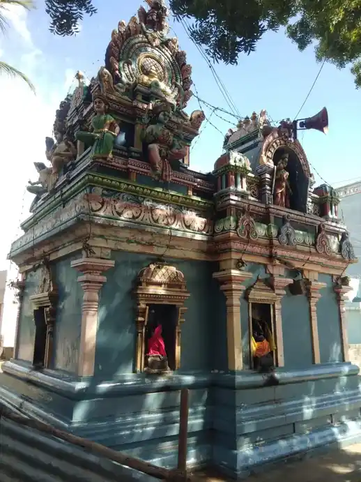 Arulmigu Selliyamman Osuramman Temple, Thirukalukundram - 603109 அருள்மிகு செல்லியம்மன், ஓசூரம்மன் திருக்கோயில், திருக்கழுக்குன்றம் - 603109, Chengalpattu - Ancient Temple Architecture and History Image 2