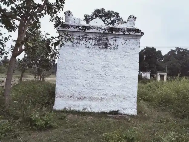 Arulmigu Selliyamman Ponniyamman Temple, Guttalahalli - 636808 அருள்மிகு செல்லியம்மன் பொன்னியம்மன் திருக்கோயில், Guttalahalli - 636808, Dharmapuri - Ancient Temple Architecture and History Image 3
