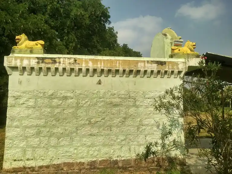 Arulmigu Selliyamman Temple, Chikkadoranabetta - 636808 அருள்மிகு செல்லியம்மன் திருக்கோயில், Chikkadoranabetta - 636808, Dharmapuri - Ancient Temple Architecture and History Image 4