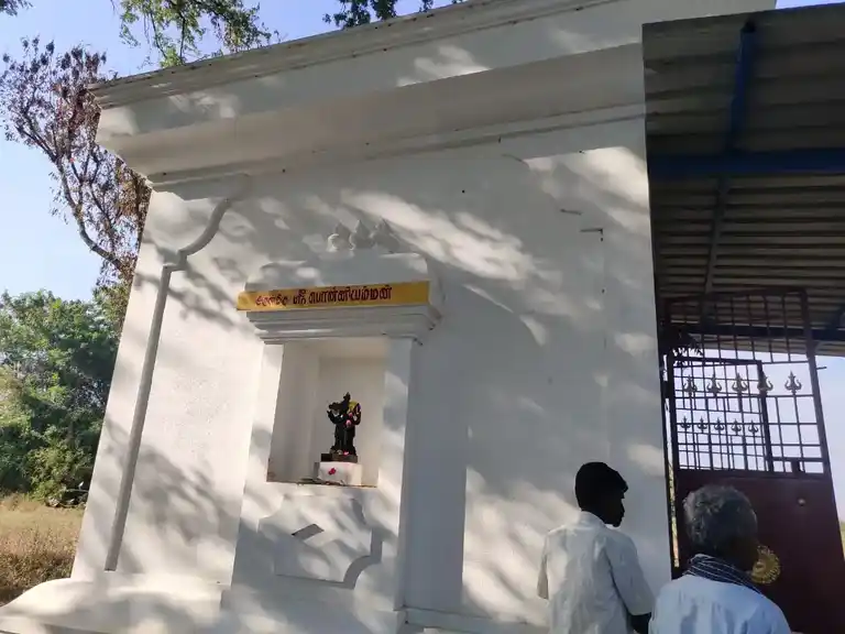 Arulmigu Selliyamman Temple, Ettikkal Agaram, Alappati - 635122 அருள்மிகு செல்லியம்மன் திருக்கோயில், பாலகுறி - 635122, Krishnagiri - Ancient Temple Architecture and History Image 3