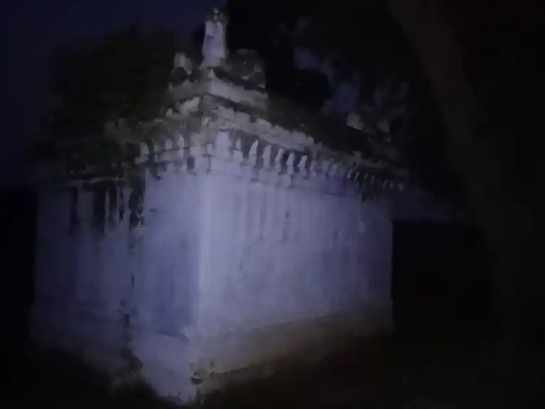 Arulmigu Selliyamman Temple, Kodamandapatti - 635306 அருள்மிகு செல்லியம்மன் திருக்கோயில், Kodamandapatti - 635306, Krishnagiri - Ancient Temple Architecture and History Image 2