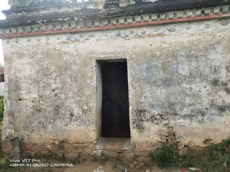 Arulmigu Selliyamman Temple, Koliyam, Sembadamuttur - 635122 அருள்மிகு செல்லியம்மன் திருக்கோயில், கூலியம், செம்படமுத்தூர் - 635122, Krishnagiri - Ancient Temple Architecture and History Image 3