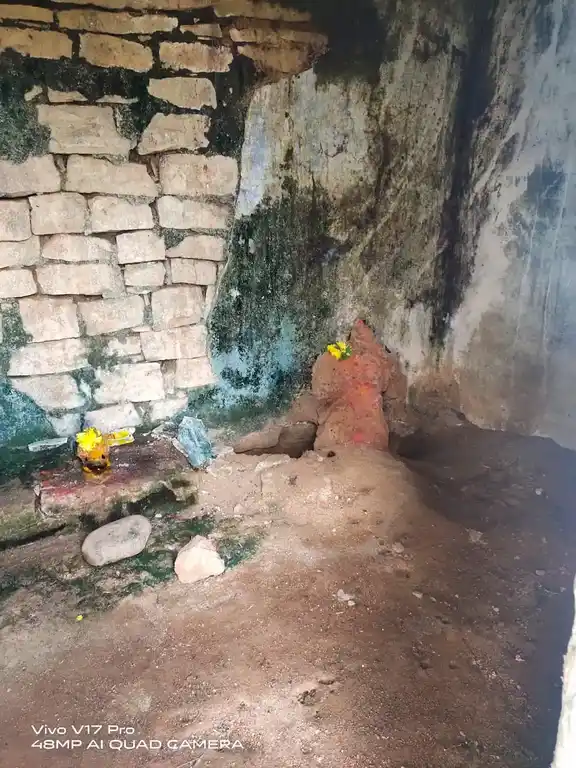 Arulmigu Selliyamman Temple, Koliyam, Sembadamuttur - 635122 அருள்மிகு செல்லியம்மன் திருக்கோயில், கூலியம், செம்படமுத்தூர் - 635122, Krishnagiri - Ancient Temple Architecture and History Image 4