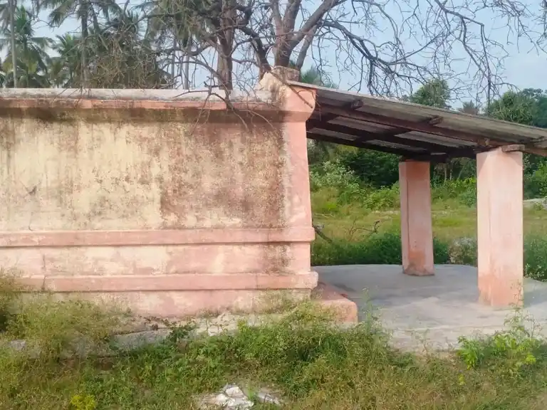 Arulmigu Selliyamman Temple, Madarahalli - 635203 அருள்மிகு செல்லியம்மன் திருக்கோயில், மாடரஹள்ளி - 635203, Krishnagiri - Ancient Temple Architecture and History Image 2
