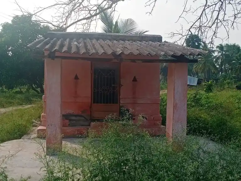 Arulmigu Selliyamman Temple, Madarahalli - 635203 அருள்மிகு செல்லியம்மன் திருக்கோயில், மாடரஹள்ளி - 635203, Krishnagiri - Ancient Temple Architecture and History Image 4