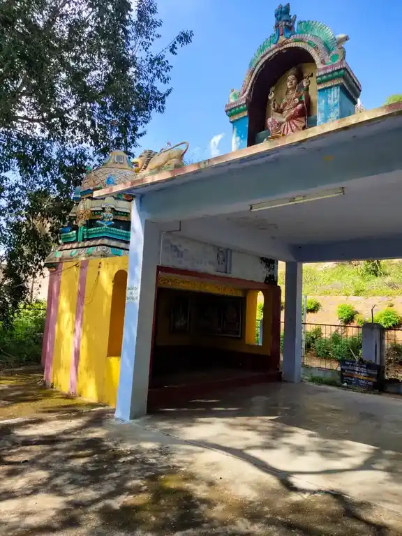 Arulmigu Selliyamman Temple, Periamuthur 2 - 635101 அருள்மிகு செல்லியம்மன் திருக்கோயில், கே.ஆர்.பி. டேம், பெரியமுத்தூர் - 635101, Krishnagiri - Ancient Temple Architecture and History Image 3