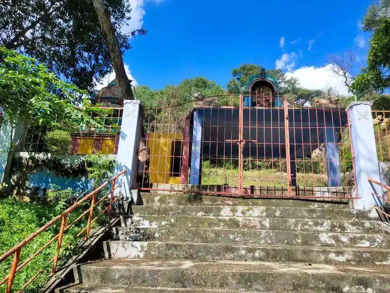 Arulmigu Selliyamman Temple, Periamuthur 2 - 635101 அருள்மிகு செல்லியம்மன் திருக்கோயில், கே.ஆர்.பி. டேம், பெரியமுத்தூர் - 635101, Krishnagiri - Ancient Temple Architecture and History Image 4