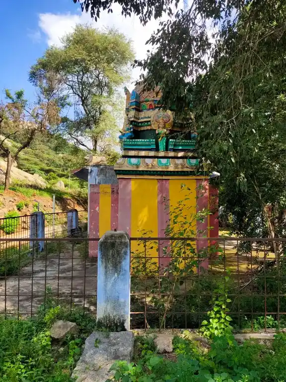 Arulmigu Selliyamman Temple, Periamuthur 2 - 635101 அருள்மிகு செல்லியம்மன் திருக்கோயில், கே.ஆர்.பி. டேம், பெரியமுத்தூர் - 635101, Krishnagiri - Ancient Temple Architecture and History Image 5