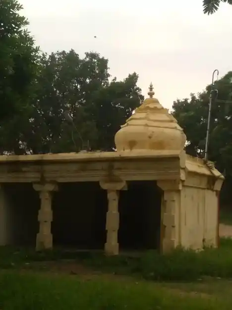 Arulmigu Selliyamman Temple, Raayappanur - 606201 அருள்மிகு செல்லியம்மன் திருக்கோயில், Raayappanur - 606201, Kallakurichi - Ancient Temple Architecture and History Image 4