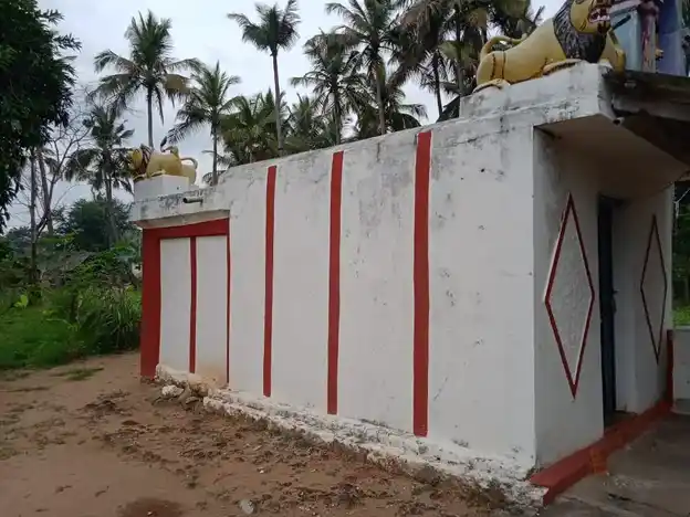 Arulmigu Selliyamman Temple, Upparahalli - 636808 அருள்மிகு செல்லியம்மன் திருக்கோயில், Upparahalli - 636808, Dharmapuri - Ancient Temple Architecture and History Image 4