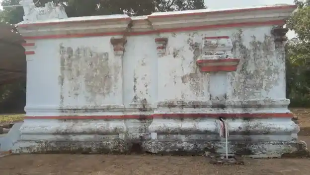 Arulmigu Selliyamman Temple, Veppilaihalli - 635111 அருள்மிகு செல்லியம்மன் திருக்கோயில், Veppilaihalli - 635111, Dharmapuri - Ancient Temple Architecture and History Image 4