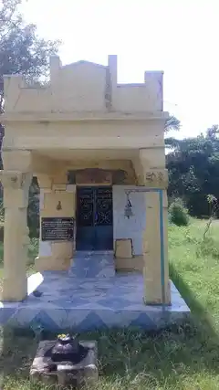 Arulmigu Selliyaramman Temple, Middle Of The Field, Yettuseri - 627753