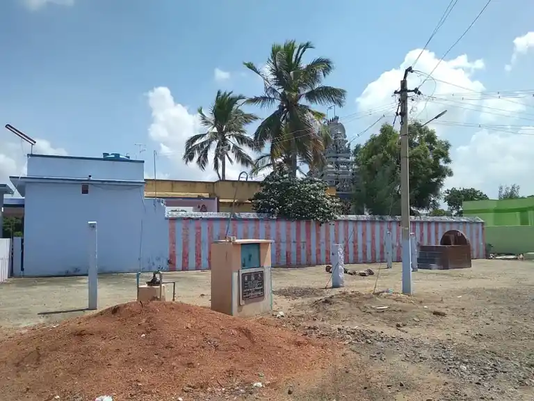Arulmigu Selliyaramman Temple, North Side In The Village, A.Lakshmiyapuram. - 626124 அருள்மிகு செல்லியாரம்மன் திருக்கோயில், கிராமத்தின் வடபுறம், ஆ. லட்சுமியாபுரம் கிராமம் - 626124, Virudhunagar - Ancient Temple Architecture and History Image 3