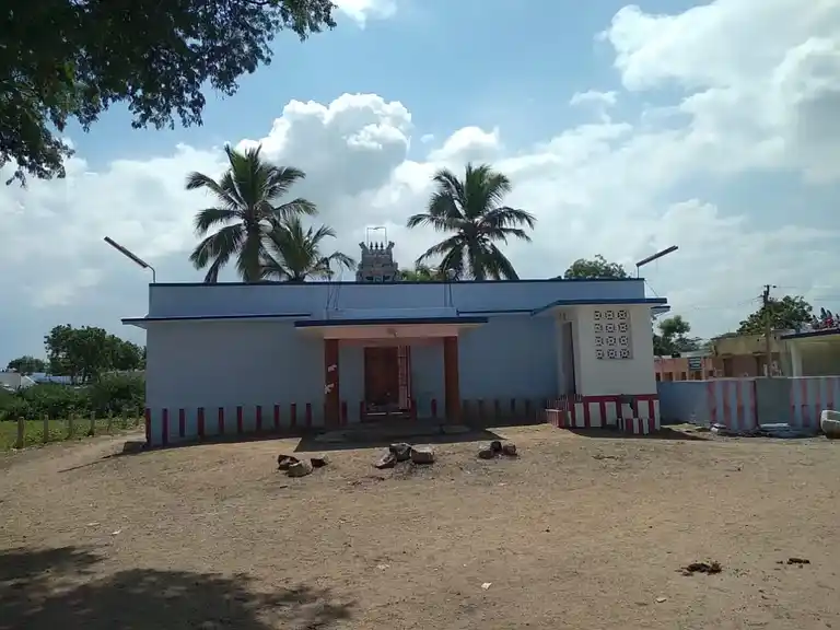 Arulmigu Selliyaramman Temple, North Side In The Village, A.Lakshmiyapuram. - 626124 அருள்மிகு செல்லியாரம்மன் திருக்கோயில், கிராமத்தின் வடபுறம், ஆ. லட்சுமியாபுரம் கிராமம் - 626124, Virudhunagar - Ancient Temple Architecture and History Image 4