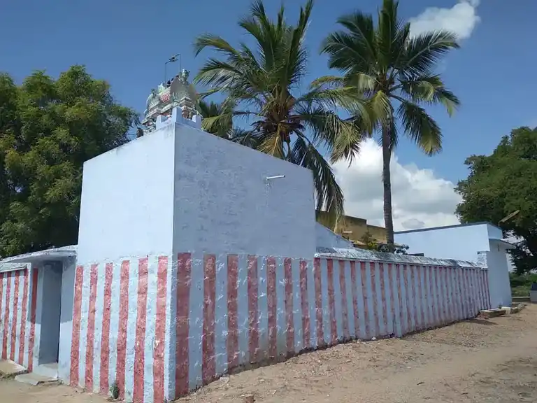 Arulmigu Selliyaramman Temple, North Side In The Village, A.Lakshmiyapuram. - 626124 அருள்மிகு செல்லியாரம்மன் திருக்கோயில், கிராமத்தின் வடபுறம், ஆ. லட்சுமியாபுரம் கிராமம் - 626124, Virudhunagar - Ancient Temple Architecture and History Image 6