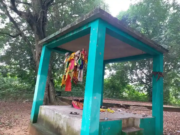 Arulmigu Selumbu Nachiamman Temple, Vadakarai - 625601 அருள்மிகுசெலும்பு நாச்சியம்மன் திருக்கோயில், Vadakarai - 625601, Theni - Ancient Temple Architecture and History Image 2