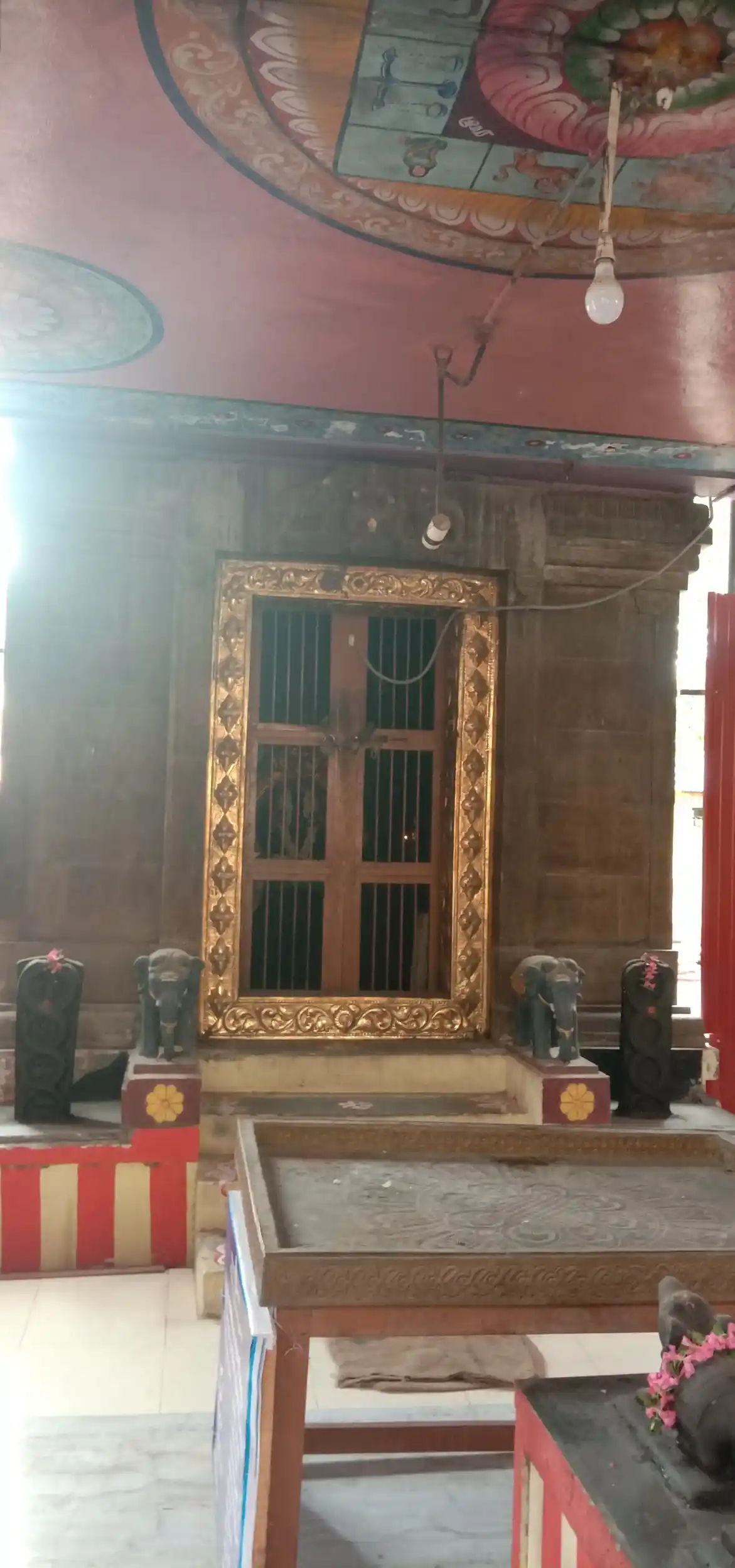 Arulmigu Selva Vinayagar And Ramakrishna Bajanai Madam, Poomarket, Tirupur - 641601 அருள்மிகு செல்வ விநாயகர் மற்றும் இராமகிருஷ்ண சன்மார்க்க பஜனை மடம், ஈஸ்வரன் கோயில், Poomarket, Tirupur - 641601, Tiruppur - Ancient Temple Architecture and History Image 3