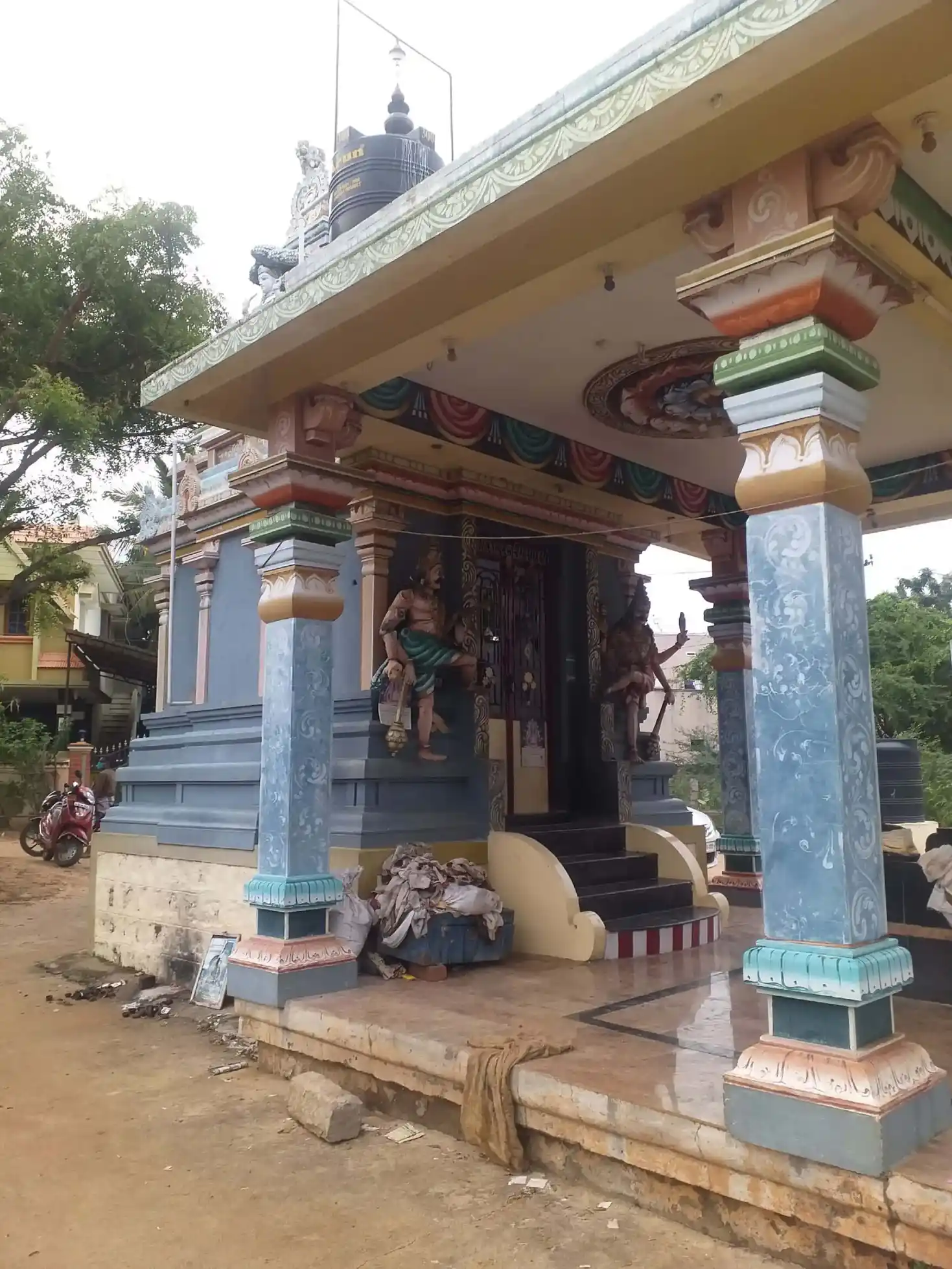 Arulmigu Semam Nalam Tharum Ayyanar Temple, Erumaipatti - 630211 Temple