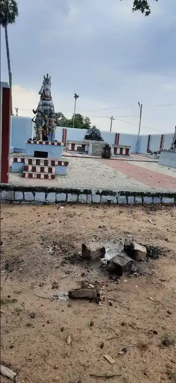Arulmigu Semmangudi Kanmai Ayyanar Temple, Chettikulam - 625014 அருள்மிகு செம்மங்குடி கண்மாய் அய்யனார் கோயில், Chettikulam - 625014, Madurai - Ancient Temple Architecture and History Image 2