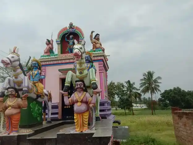 Arulmigu Semmangudi Kannimaar Ayyanaar Temple, Kambilaiyampatti - 624401 அருள்மிகு செம்மங்குடி கன்னிமார் அய்யனார் திருக்கோவில், Kambilaiyampatti - 624401, Dindigul - Ancient Temple Architecture and History Image 4